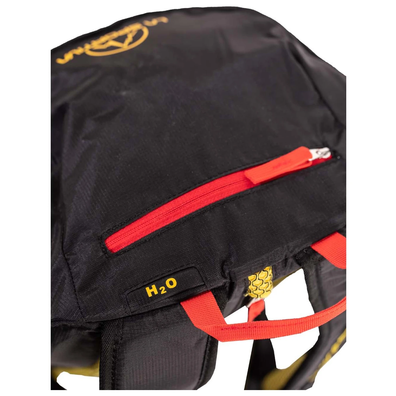 La Sportiva X-Cursion Backpack 28 - Walking Backpack 6 La Sportiva X-Cursion Backpack 28 - Walking Backpack - Image 4