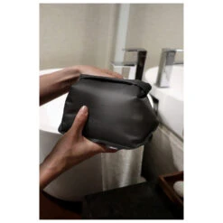 Matador Flatpak Toiletry Case - Wash Bag 11 Matador Flatpak Toiletry Case - Wash Bag -Brunner Sales 2025 matador flatpak toiletry case wash bag bf detail 5