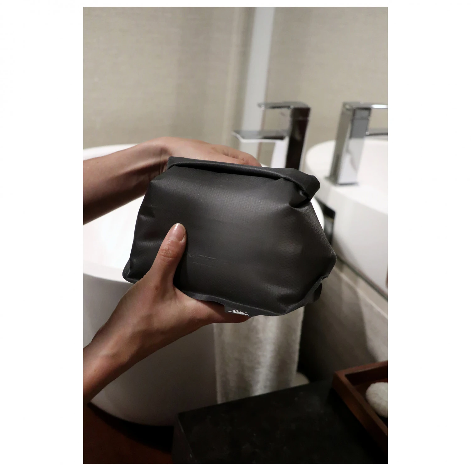 Matador Flatpak Toiletry Case - Wash Bag 7 Matador Flatpak Toiletry Case - Wash Bag - Image 5